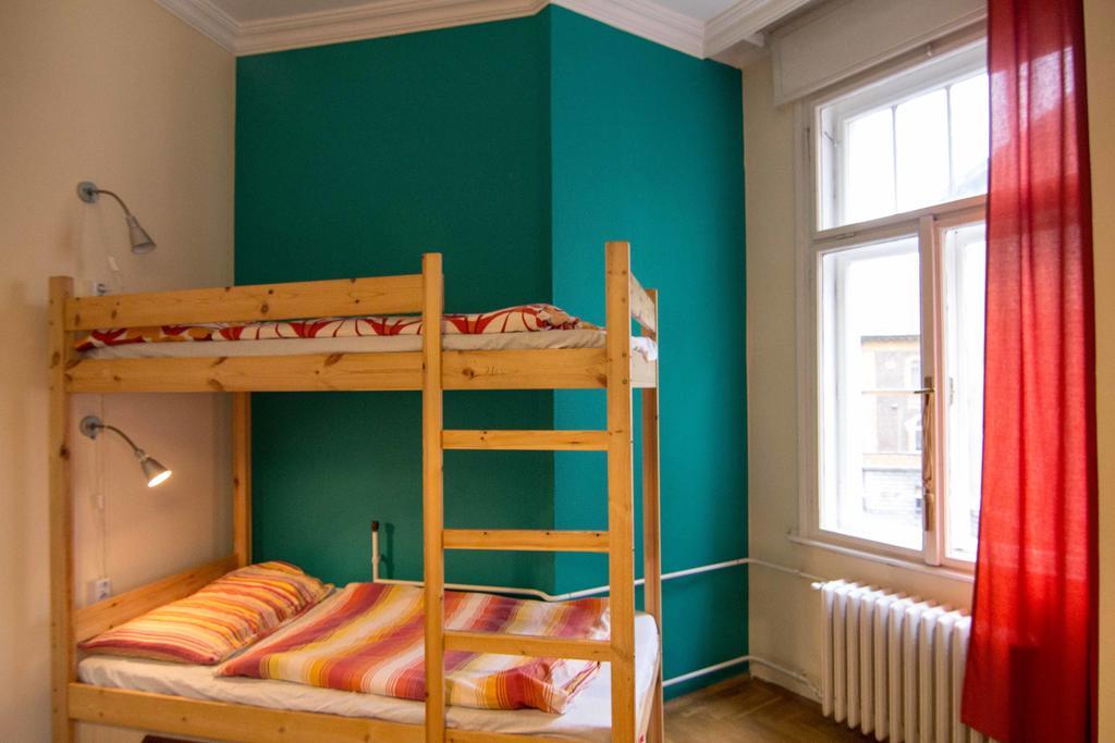 Goodmo House Vandrarhem Budapest Rum bild