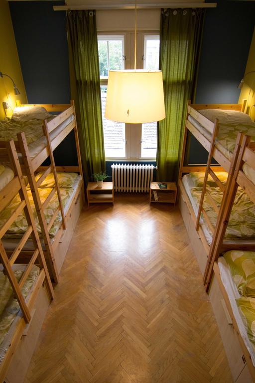 Goodmo House Vandrarhem Budapest Rum bild