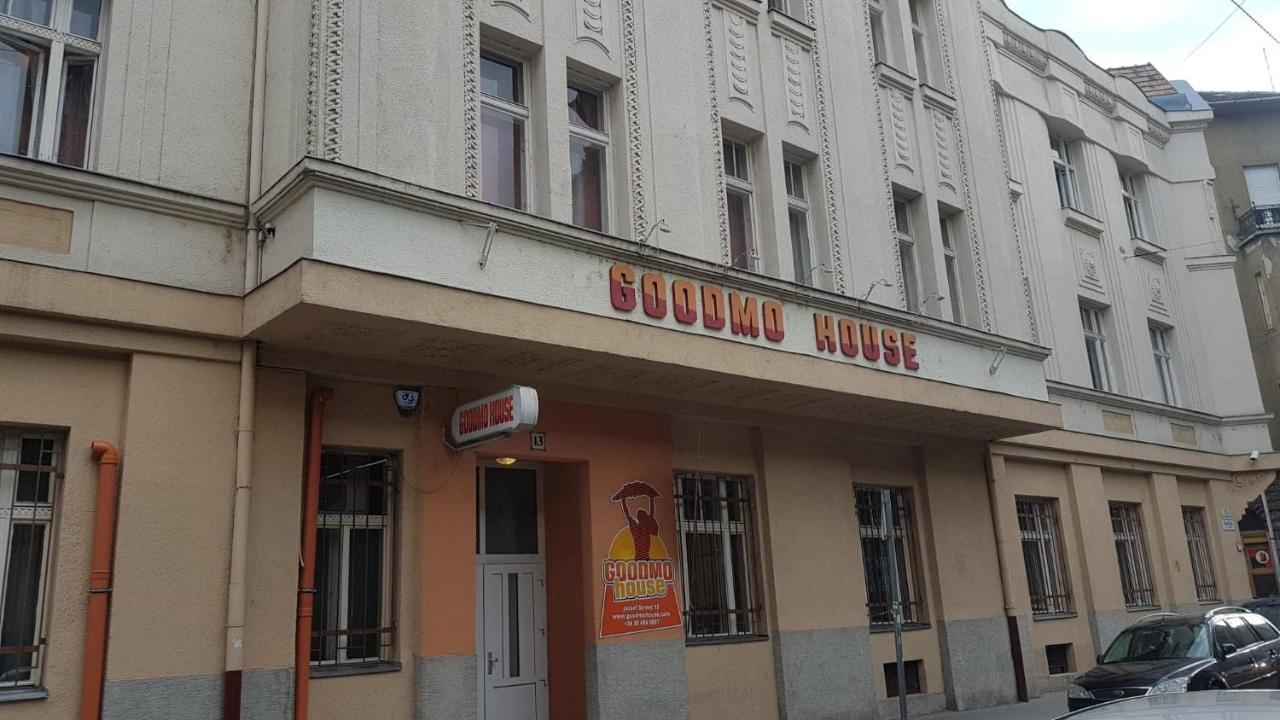 Goodmo House Vandrarhem Budapest Exteriör bild